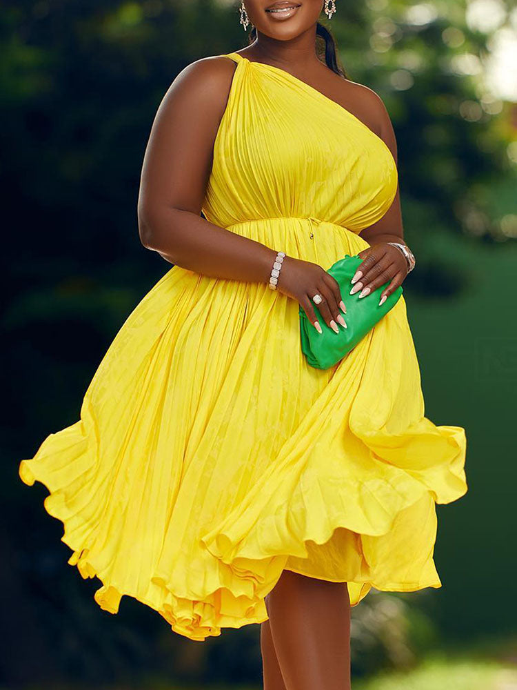 Robe midi asymétrique plissée à ceinture