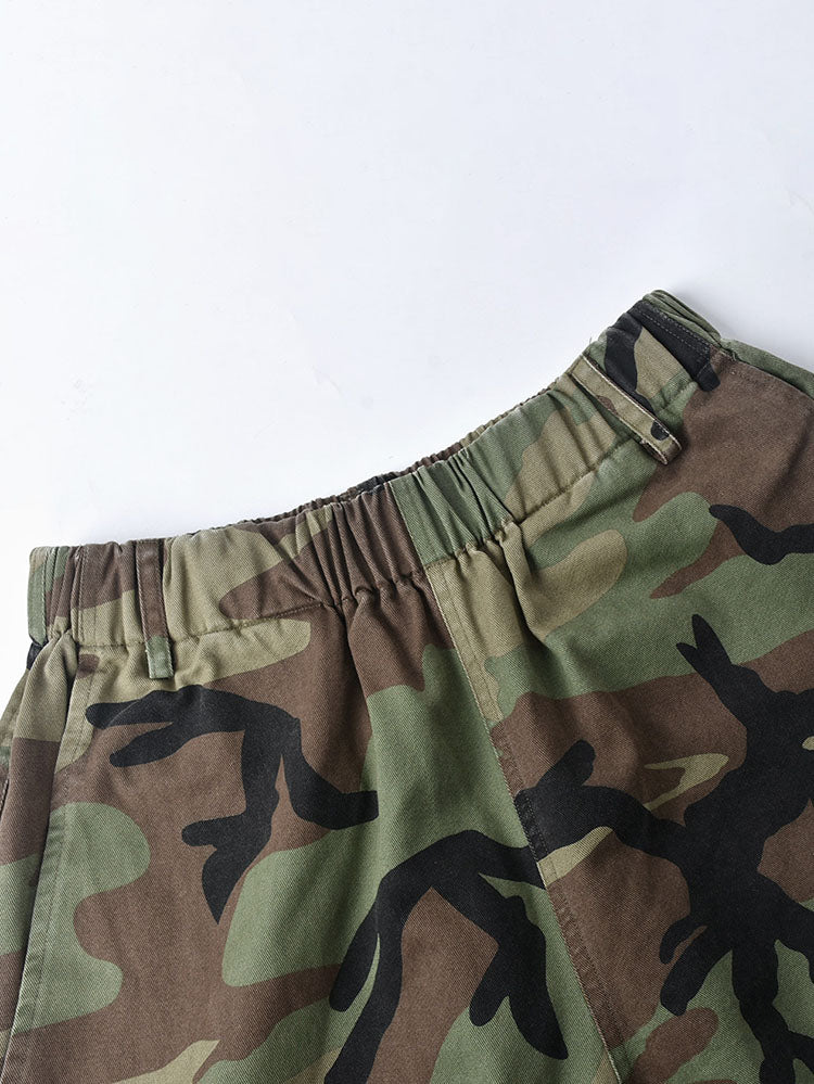 Loose-Fit Camouflage Print Short Pants