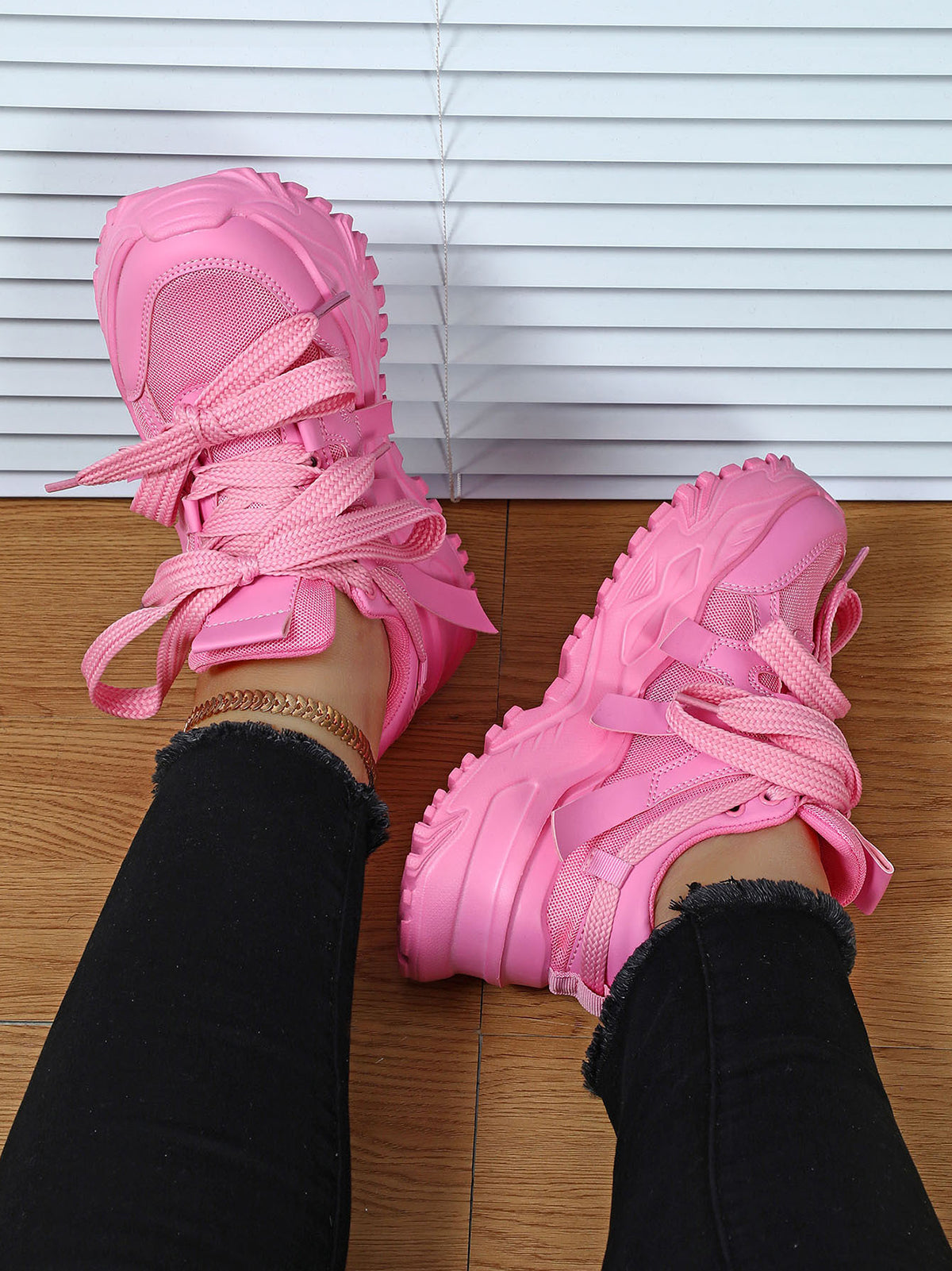 Thick Sole Breathable Mesh Lace-Up Sneakers