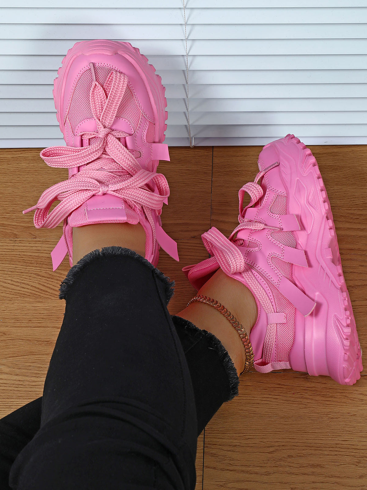 Thick Sole Breathable Mesh Lace-Up Sneakers