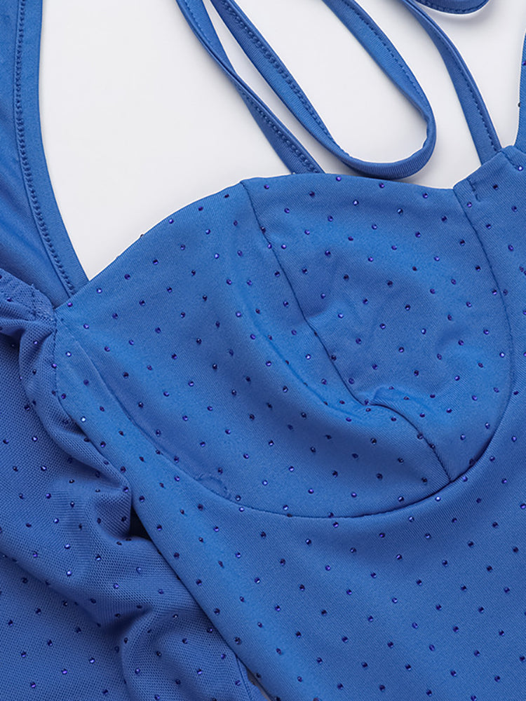Langärmeliges Kleid aus Mesh mit Strasssteinen 