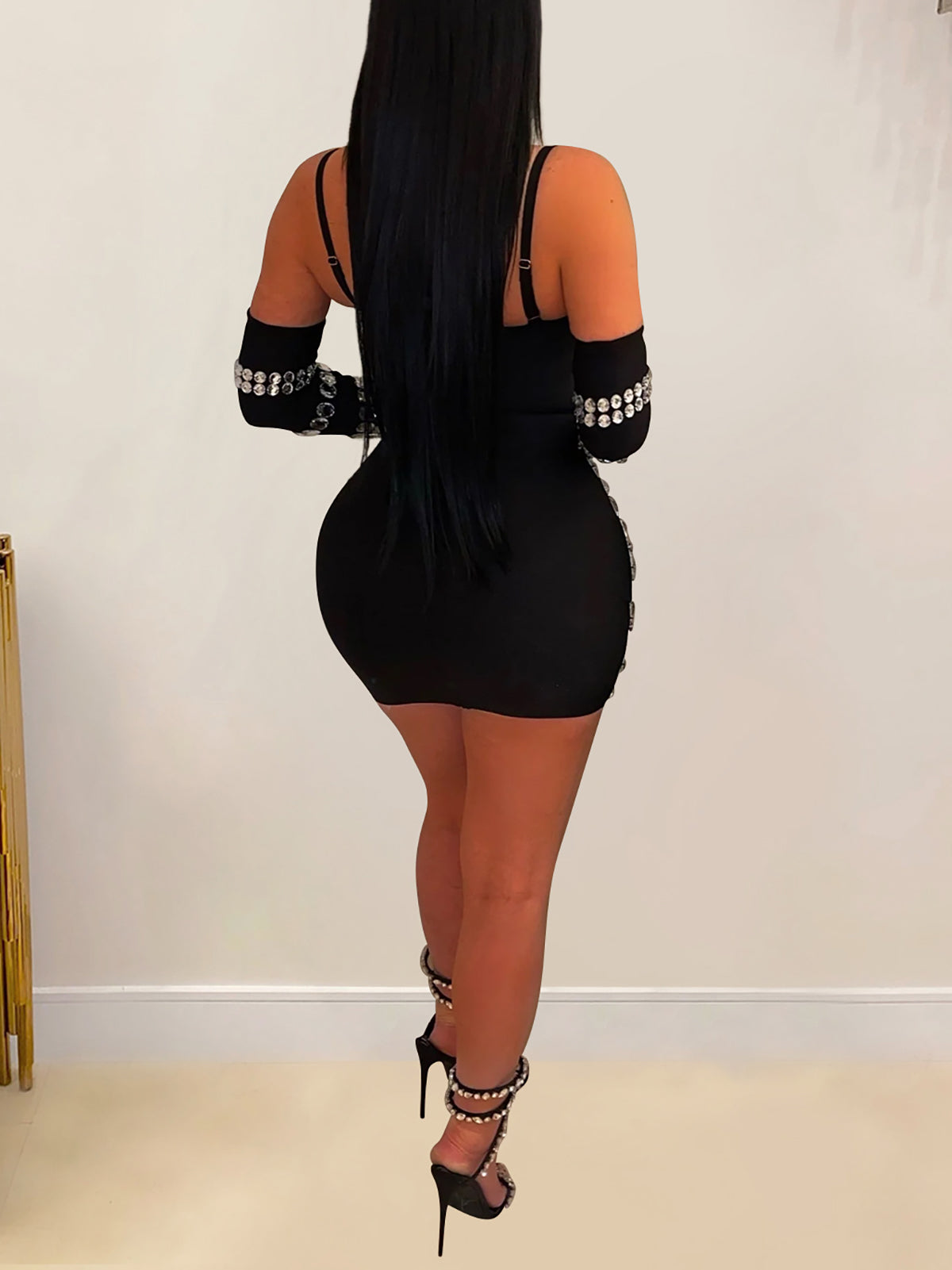 Strassbesetztes Spaghettiträgerkleid mit Handschuhen 
