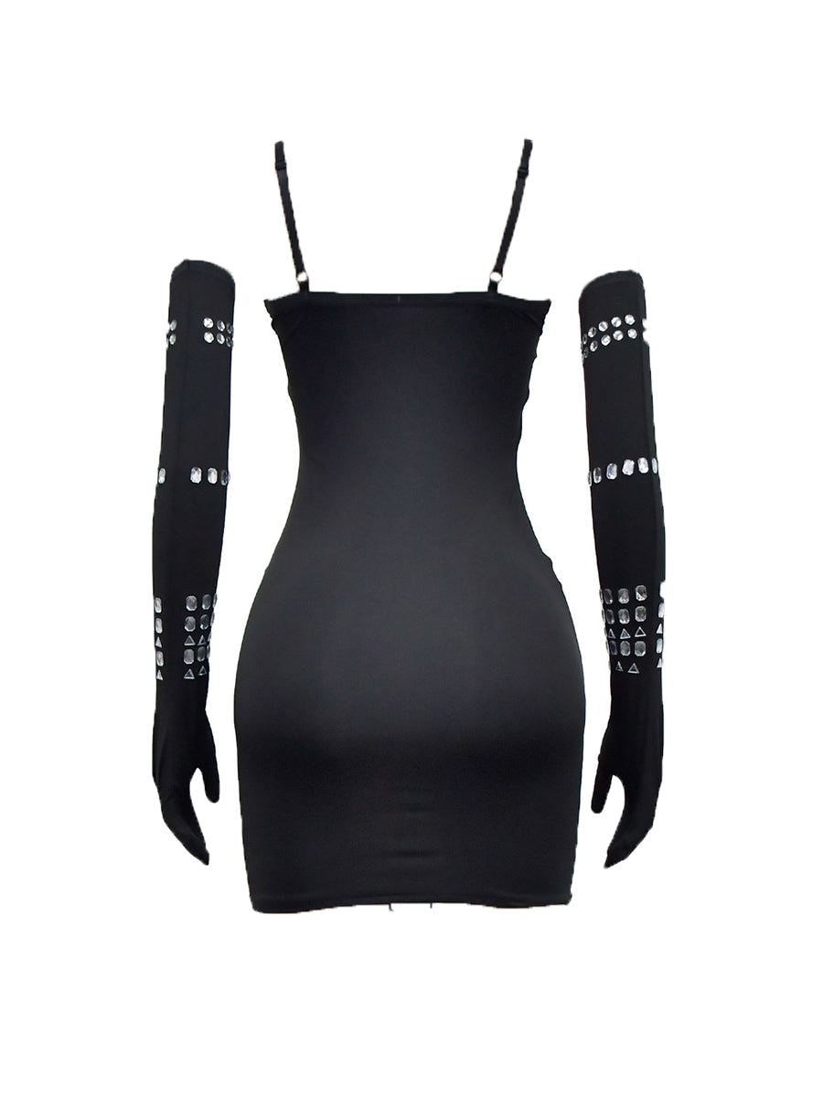 Strassbesetztes Spaghettiträgerkleid mit Handschuhen 